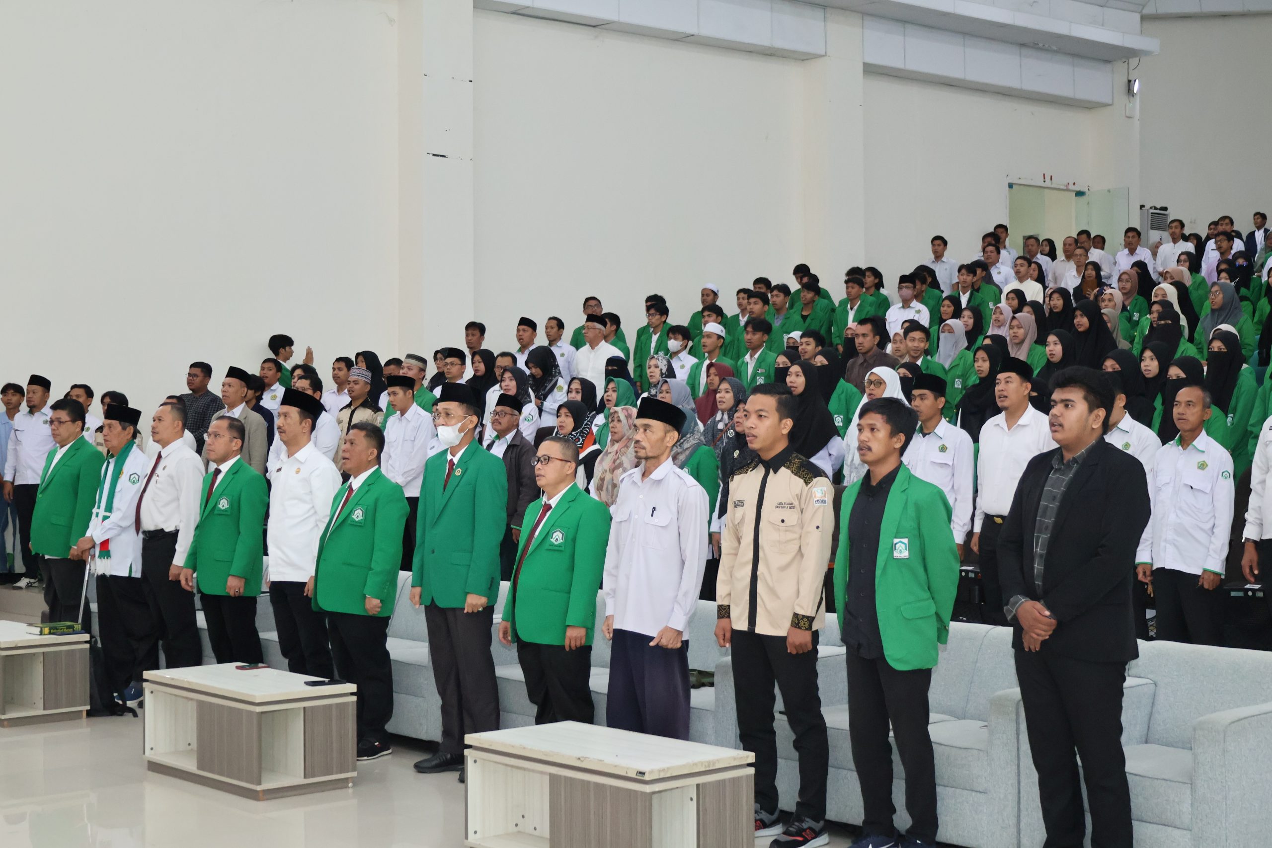 Dekan, Pejabat FUAD, Dosen, dan Staf Hadiri Tadarus Nusantara IX dan Seminar Nasional di IAIN Palopo