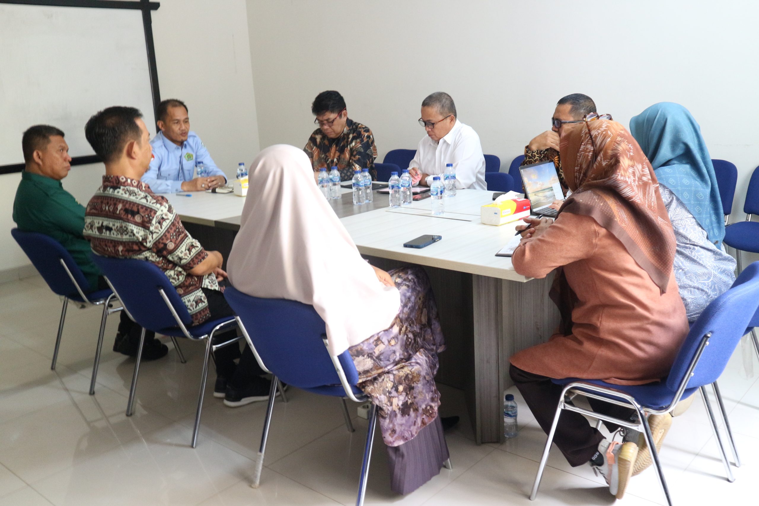 Fokus Akreditasi Dan Revitalisasi Jurnal: Rapat Koordinasi FUAD UIN Palopo Bersama Rektor