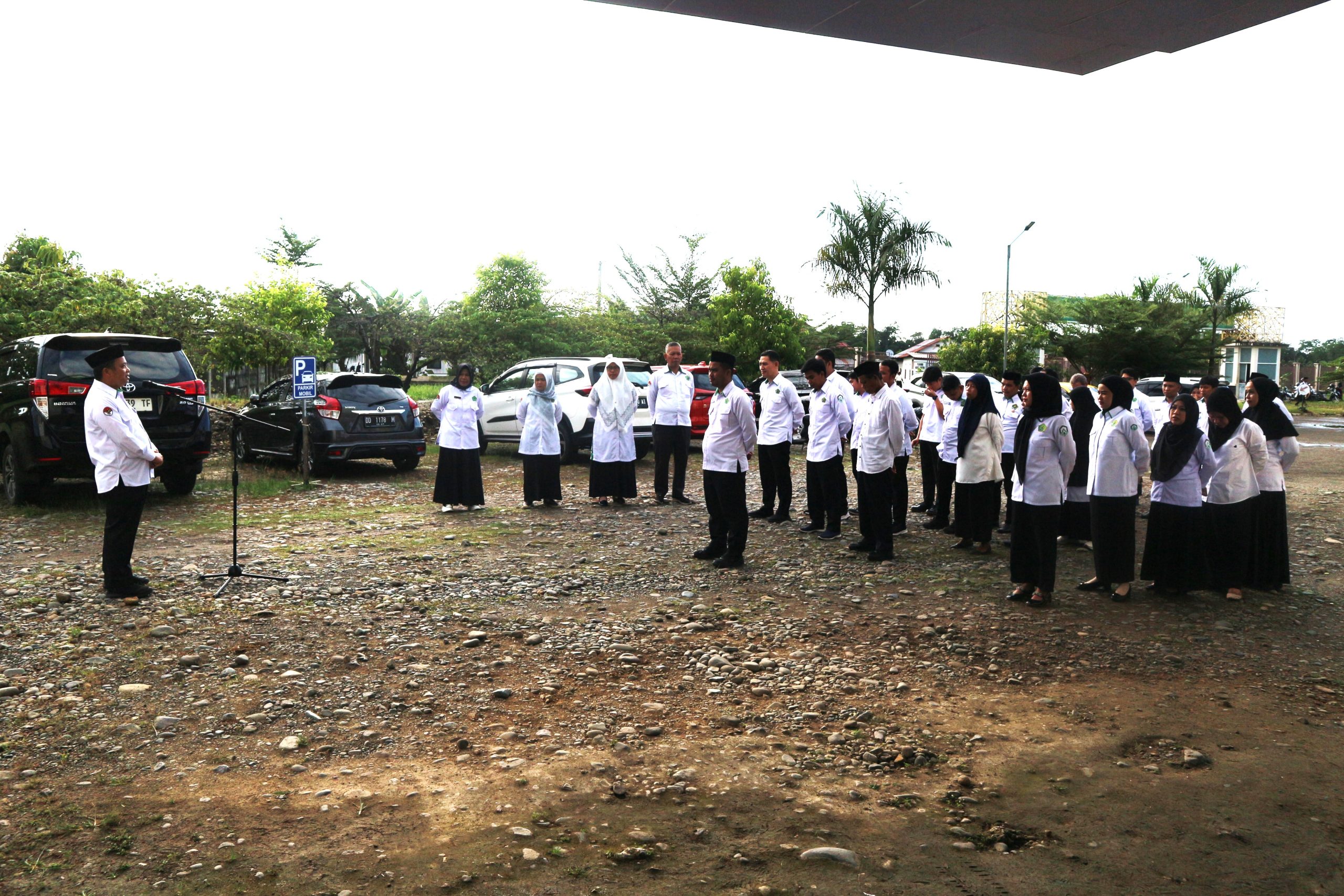 Apel Pagi FUAD UIN Palopo: Dekan Apresiasi Pelayanan Ujian dan Sambut Dosen PNS Baru